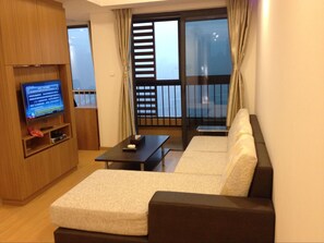 Double Room, River View | Desk, blackout drapes, free WiFi - River View Boutique Hotel Beibin Road (Chongqing)