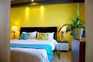 Studio, River View | Desk, blackout drapes, free WiFi - River View Boutique Hotel Beibin Road (Chongqing)