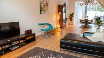 Design House | 2 bedrooms, minibar, individually furnished, desk