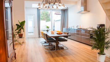 Design House | 2 bedrooms, minibar, individually furnished, desk