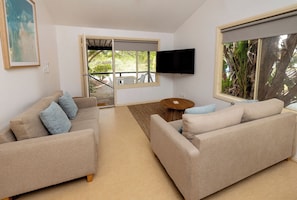 Villa, Multiple Beds, Non Smoking | Living area