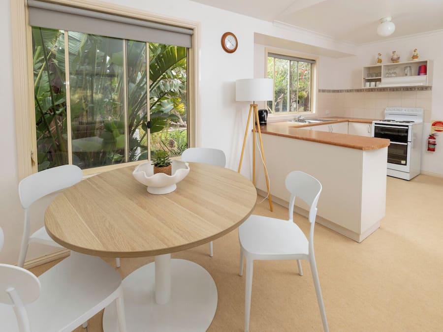 Villa, Mehrere Betten, Nichtraucher | Essbereich im Zimmer