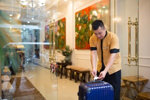 Reception hall - Golden Sail Hotel (Hanoi)