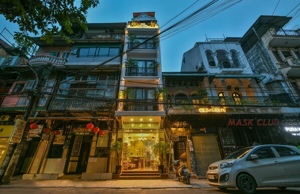 Ecotours - Golden Sail Hotel (Hanoi)