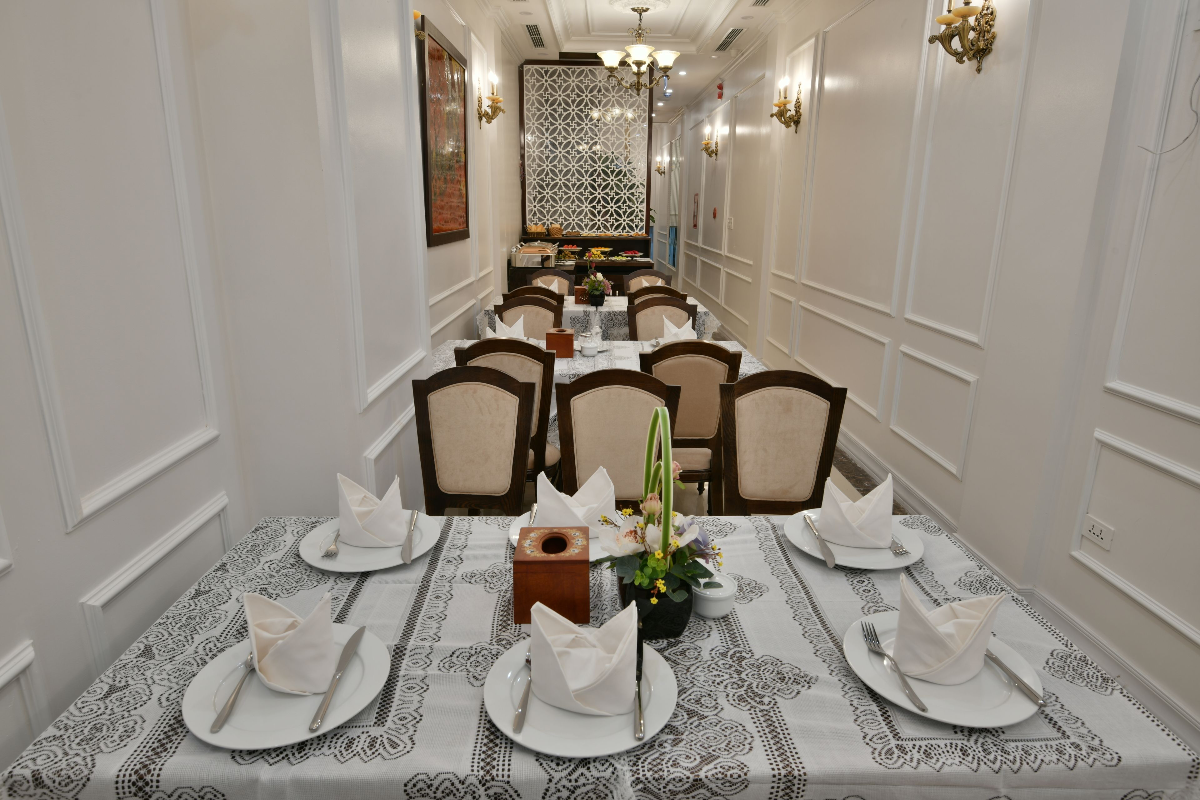 breakfast, lunch, dinner served; local and international cuisine