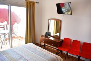 Desk, iron/ironing board, bed sheets - Mirador Golf Apart-hotel (M'diq)