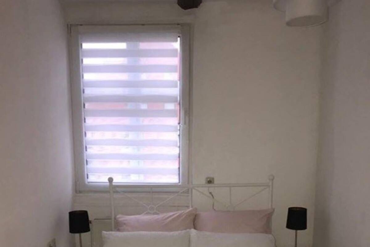 Double Room Single Use (Nr. 3) | Iron/ironing board, WiFi (free), bed sheets