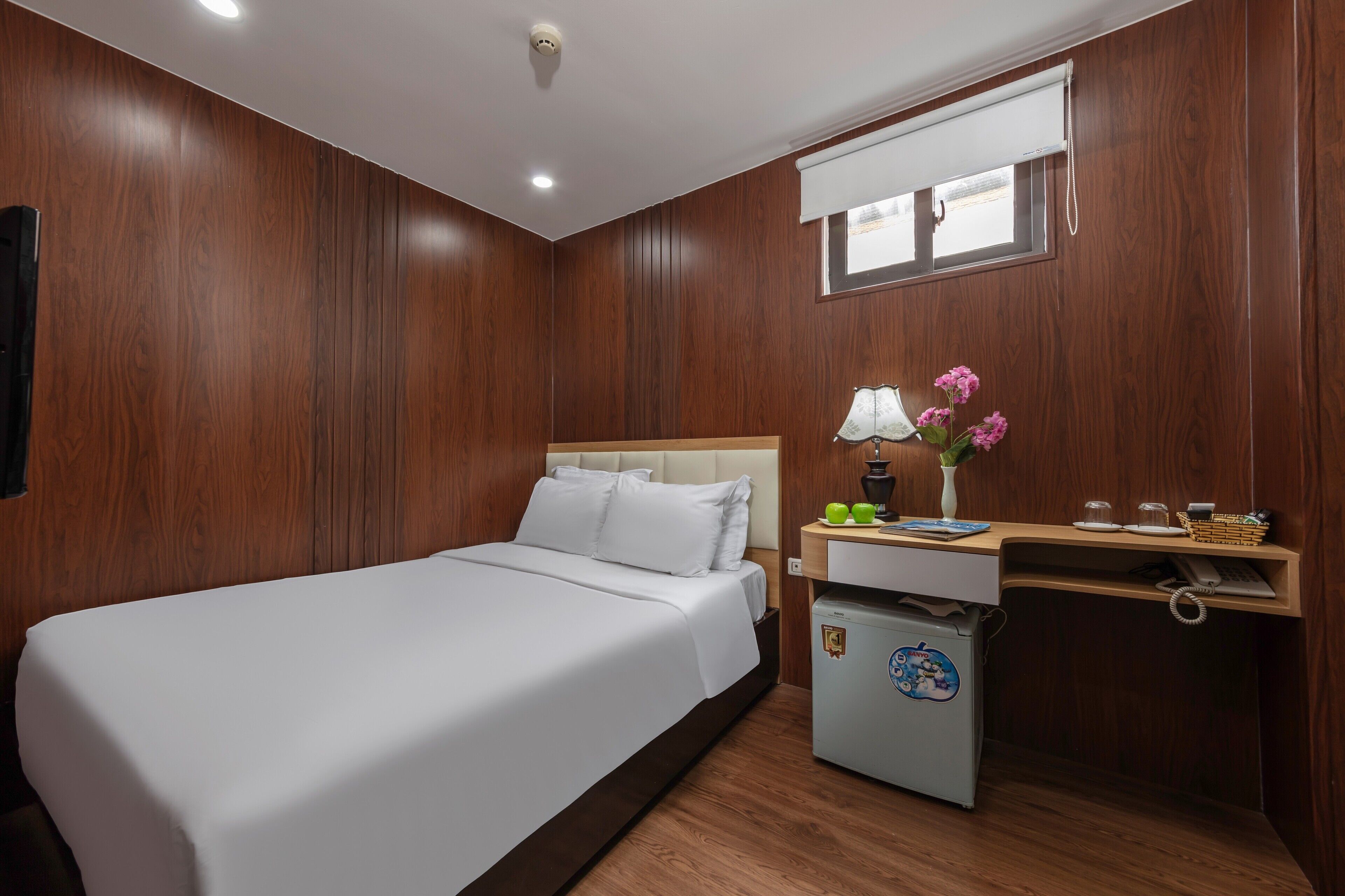 standard double room | premium bedding, minibar, individually furnished, desk