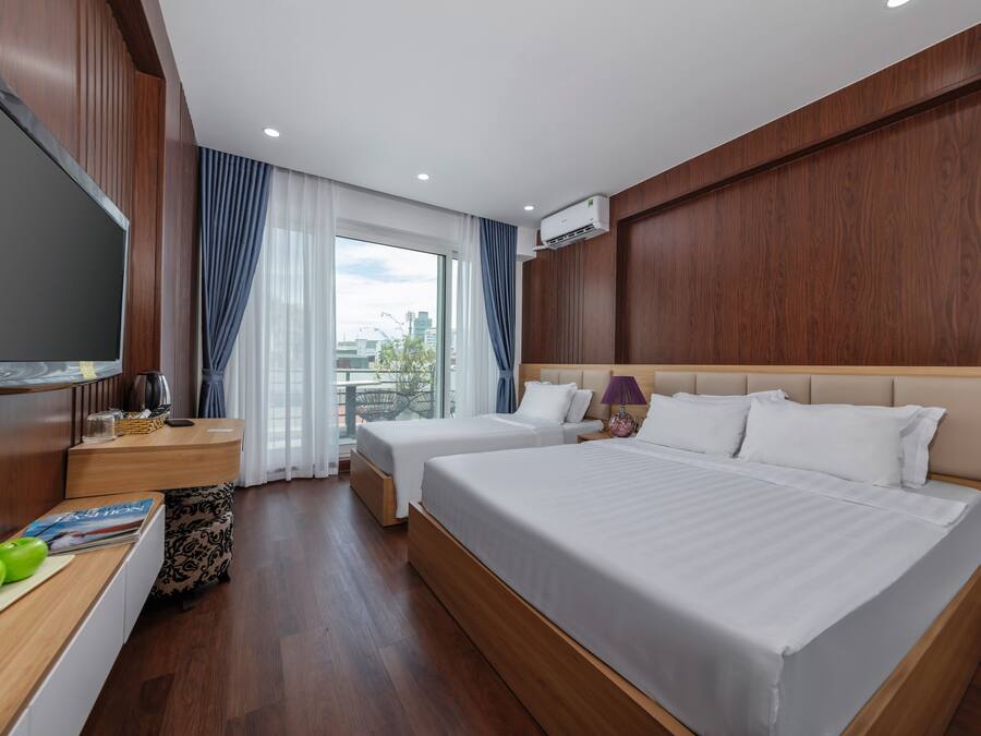 Ropa de cama de alta calidad, minibar y muebles diferentes