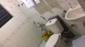 Standard Room (Non A/c) | Bathroom | Shower, rainfall showerhead, free toiletries, towels