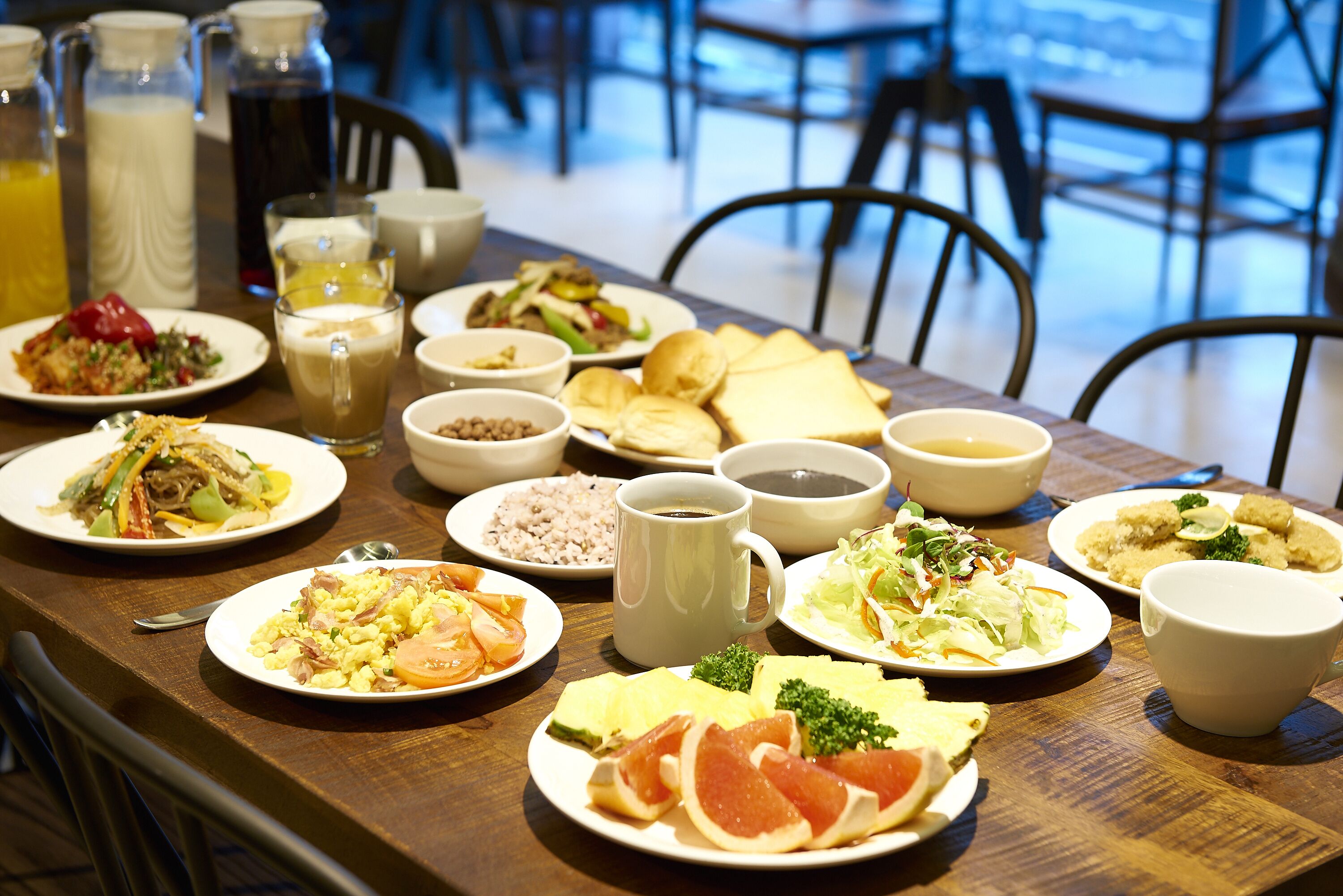 Desayuno buffet los fines de semana (KRW 14300 por persona)