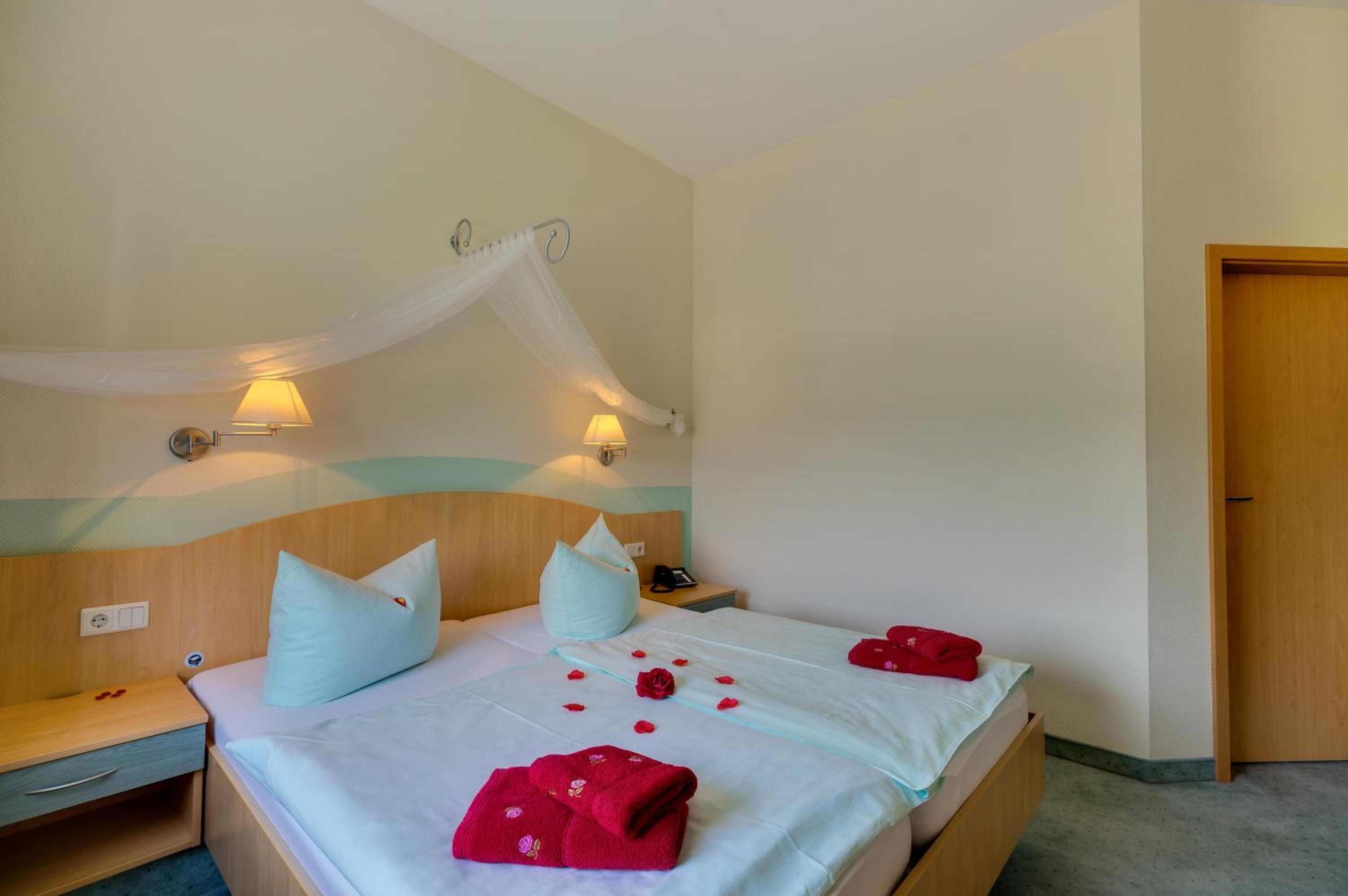 1 bedroom, minibar, desk, free cots/infant beds