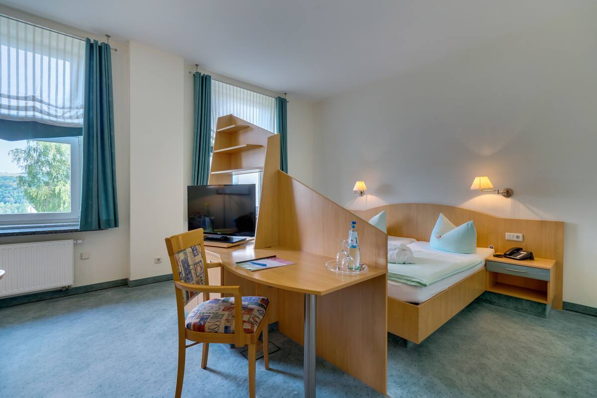 double room | 1 bedroom, minibar, desk, free cots/infant beds