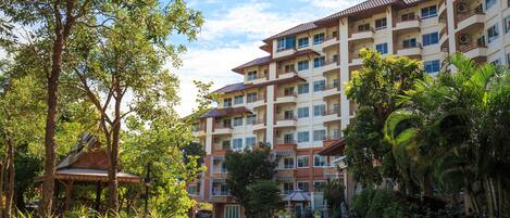 المنشأة من الخارج