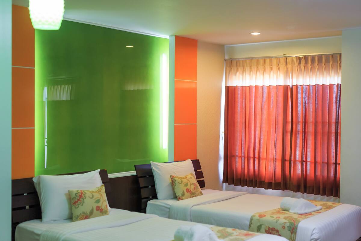 Quarto duplo standard | Escrivaninha, cortinas blackout, Wi-Fi de cortesia, roupa de cama