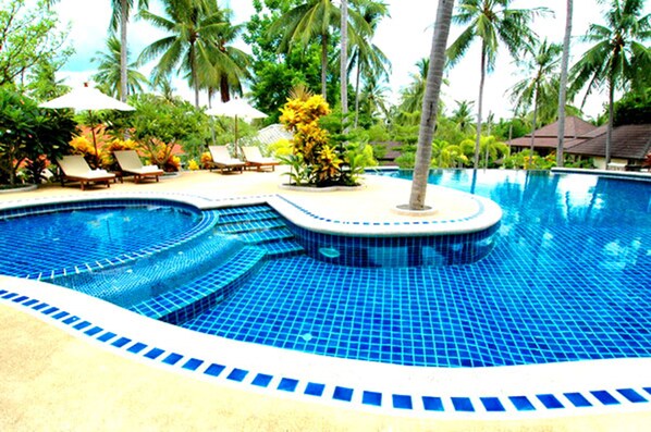 Outdoor pool - Panya Resort (Koh Samui)