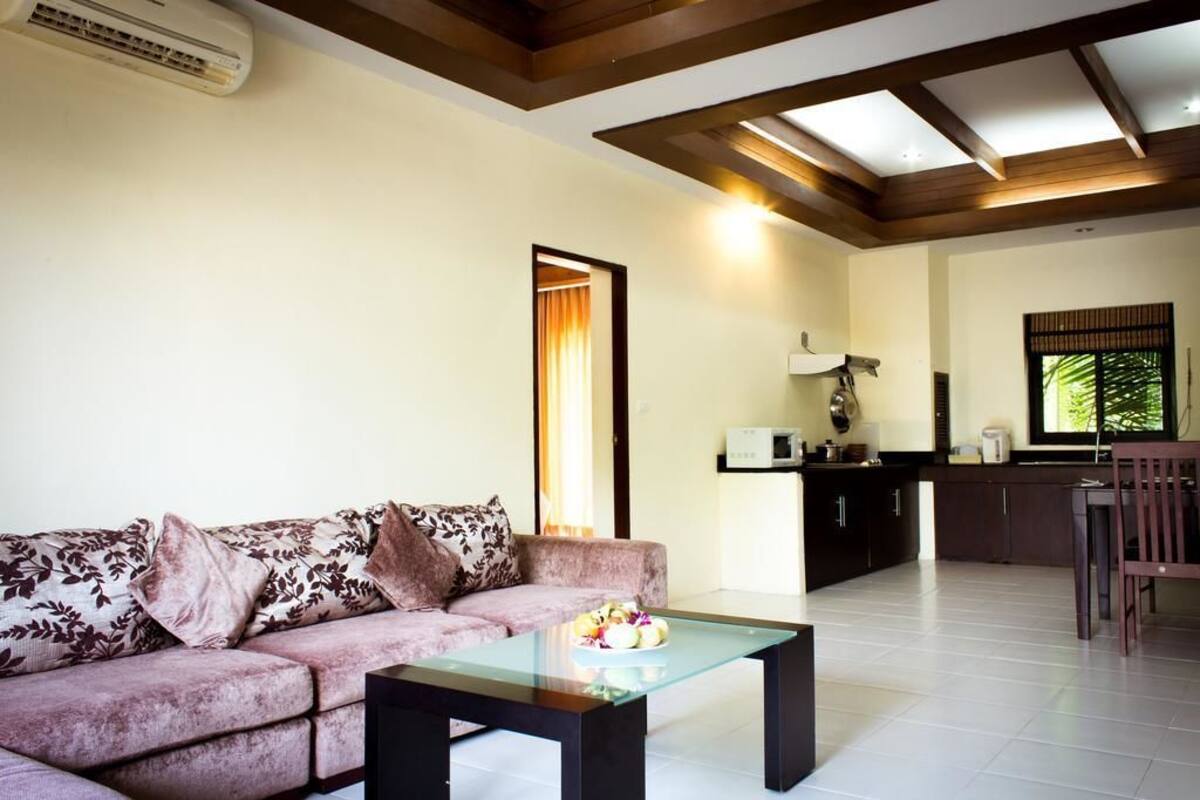 Suite | Living area | Flat-screen TV