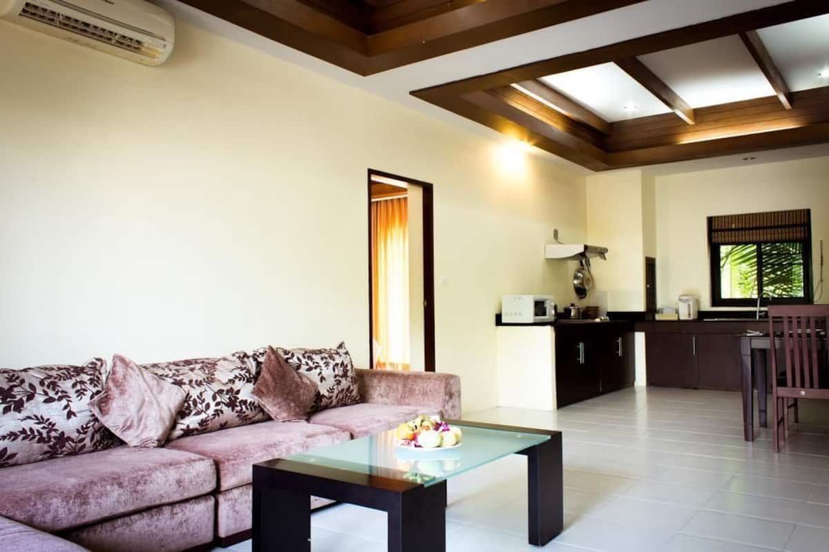 Suite | Living area | Flat-screen TV