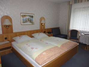 Soundproofing, free WiFi, bed sheets - Pension Haus Volkesbach (Hallenberg)