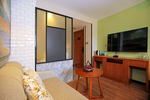 隱沐家庭房 | 書桌、遮光布/窗簾、熨斗/熨衣板、折疊床/加床