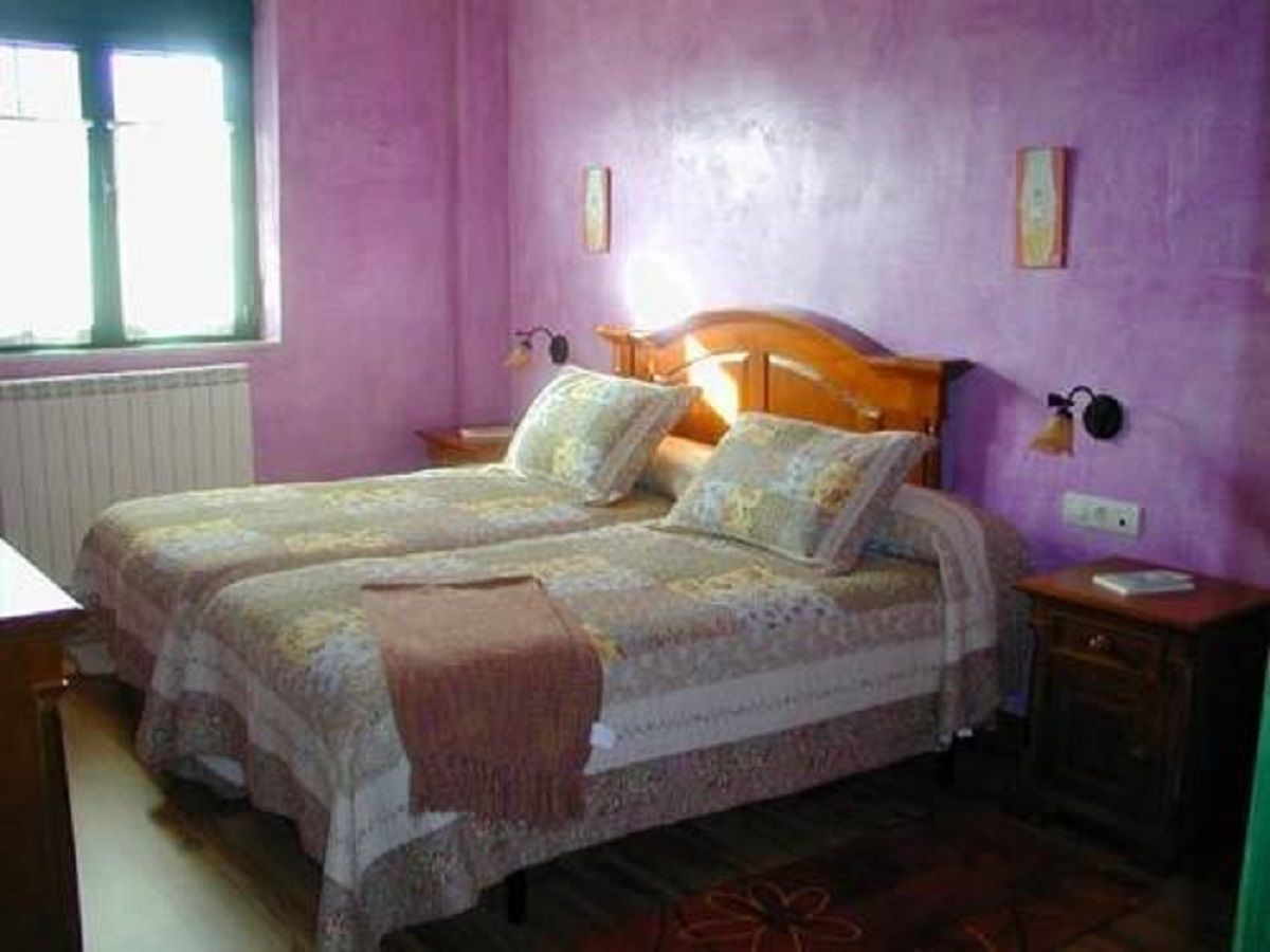 deluxe twin room, 2 single beds | free wifi, bed sheets