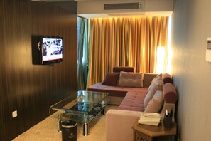 Presidential Suite | Desk, blackout drapes, rollaway beds, free WiFi - Pengda Hotel Guangzhou (Guangzhou)