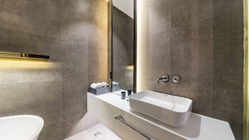 Deluxe-Doppelzimmer | Waschbecken im Bad