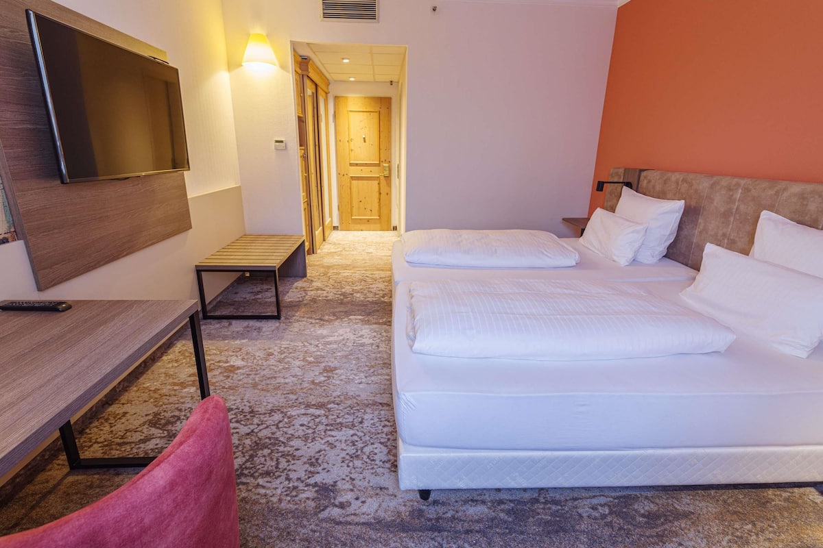 Classic Room, 2 Twin Beds | Down comforters, minibar, in-room safe, individually decorated