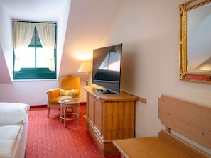 Dundyner, minibar, pengeskab på værelset, individuelt design