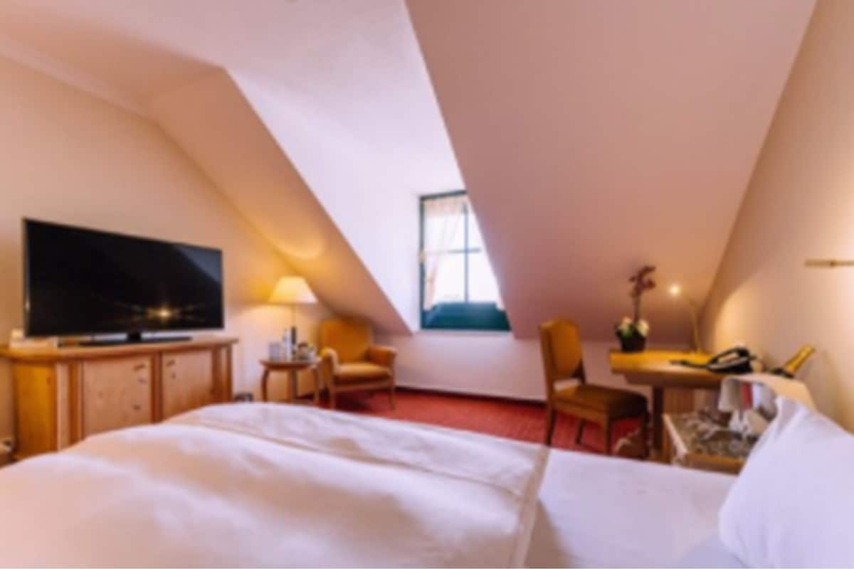 down duvets, minibar, in-room safe, individually decorated