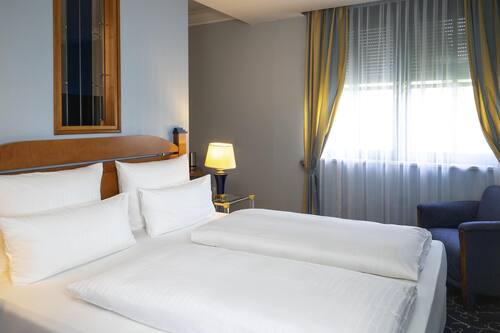 Executive Suite, 1 King Bed with Sofa bed | Down comforters, minibar, in-room safe, individually decorated