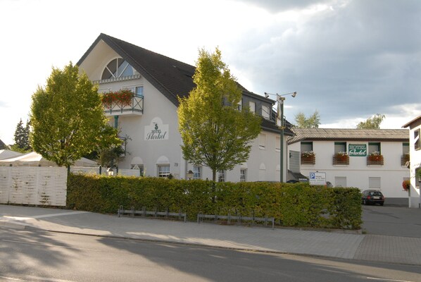 숙박 시설 정면