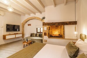 Deluxe Studio Suite