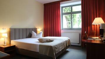 Premium bedding, in-room safe, desk, blackout curtains