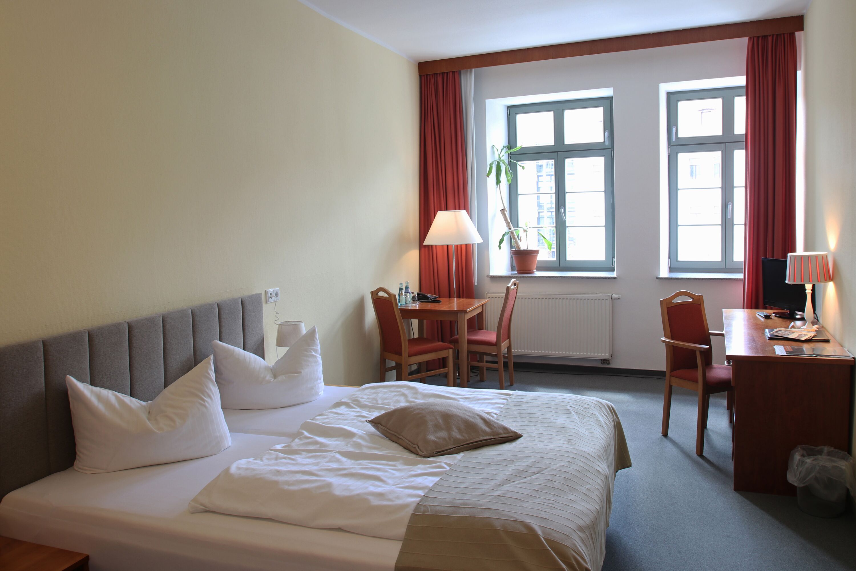 business double room | 1 bedroom, premium bedding, in-room safe, desk