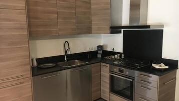 Plaque de cuisson, bouilloire électrique