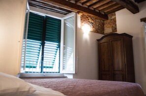 Schreibtisch, kostenloses WLAN