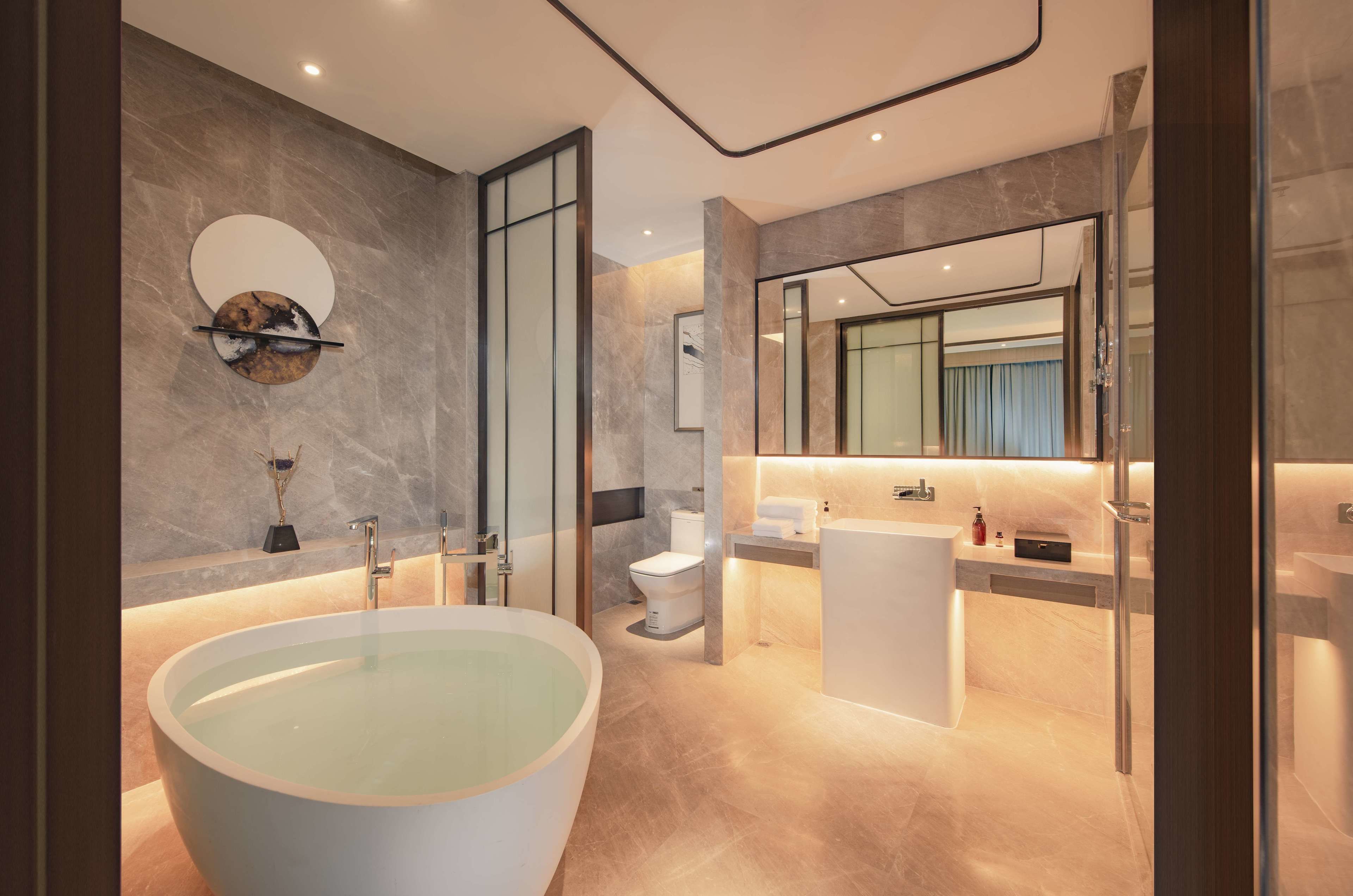 Executive Suite | Bathroom