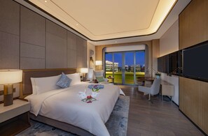 Business Double Room | Premium bedding, in-room safe, blackout drapes, free WiFi - Hainan Blue Horizon Jun Hua Hotel (Chengmai)