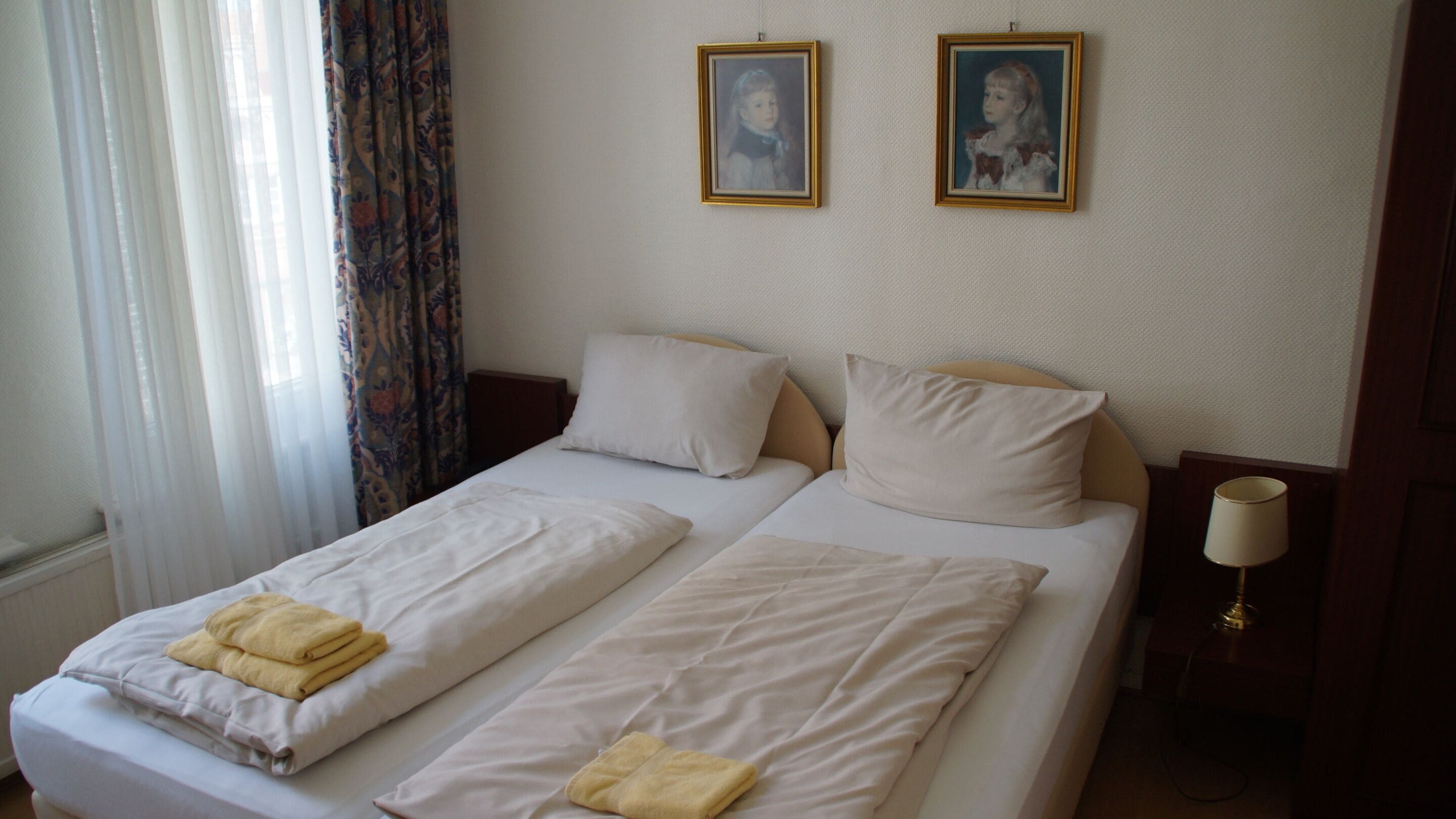 double room, private bathroom | 1 bedroom