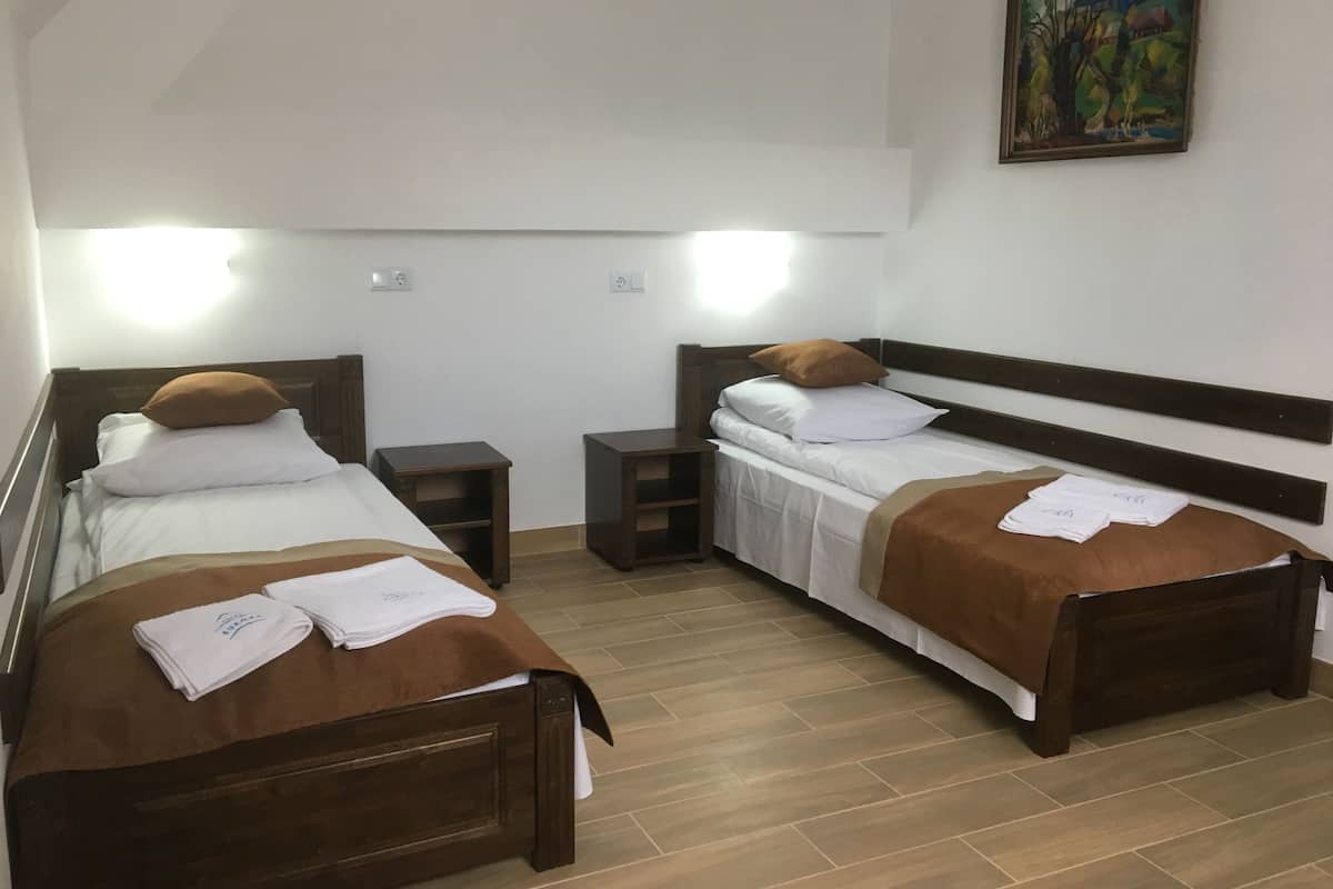 Comfort Double or Twin Room | Free WiFi, bed sheets