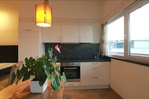 Junior Suite, Non Smoking, Kitchen | Private kitchen