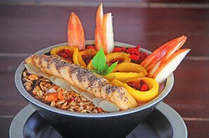 Daily cooked-to-order breakfast (PHP 350 per person)