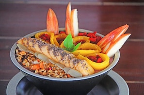 Daily cooked-to-order breakfast (PHP 350 per person)