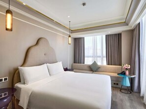Minibar, in-room safe, desk, iron/ironing board - Mercure Beijing CBD (Beijing)
