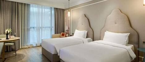 Minibar, in-room safe, desk, iron/ironing board