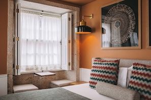 Deluxe Double or Twin Room, River View | Premium bedding, down duvets, free minibar items, in-room safe - Gran Cruz House (Porto)