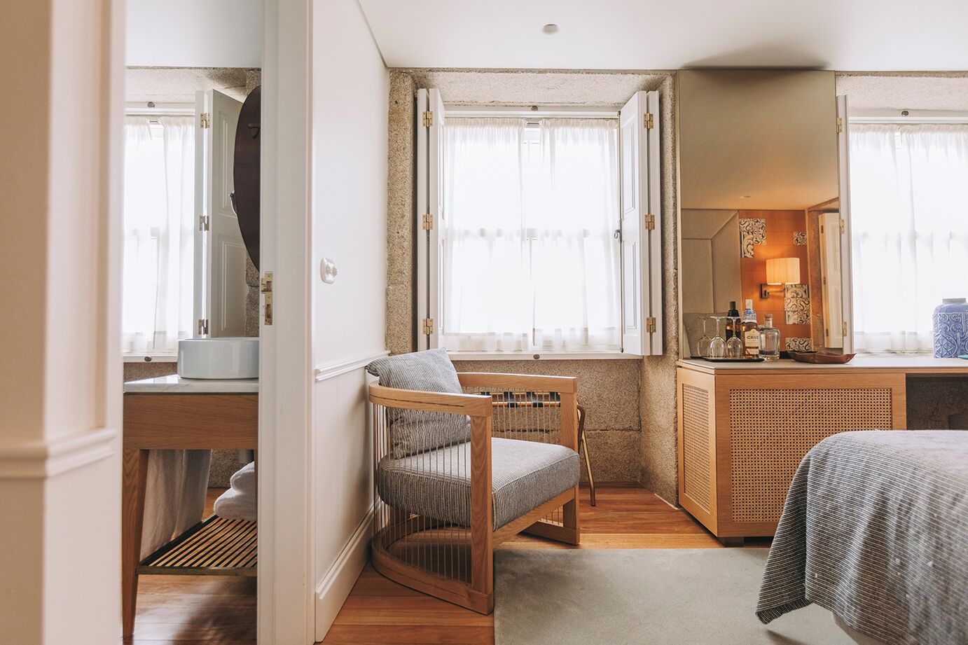 deluxe double or twin room, river view | premium bedding, down duvets, free minibar items, in-room safe