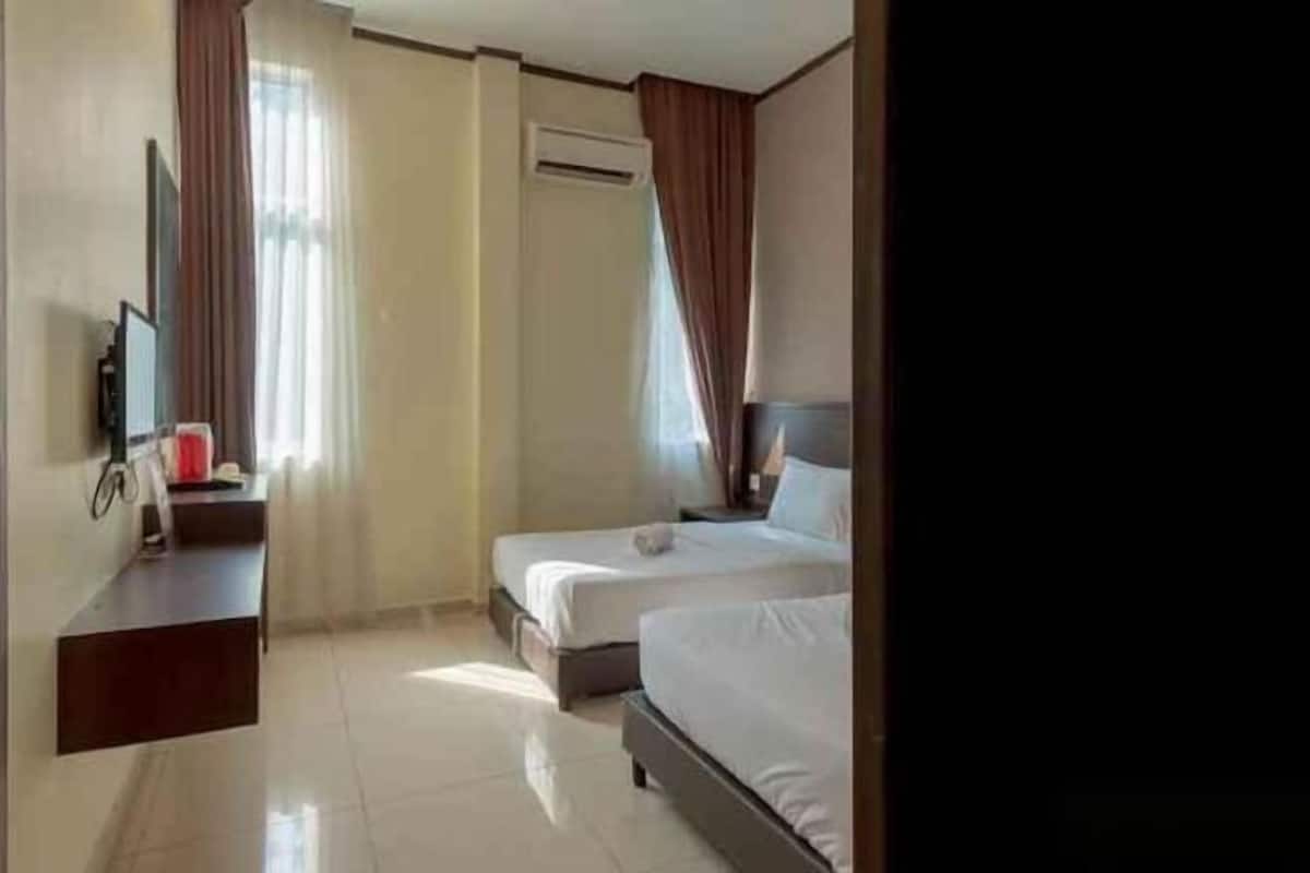 1 chambre, bureau, draps fournis