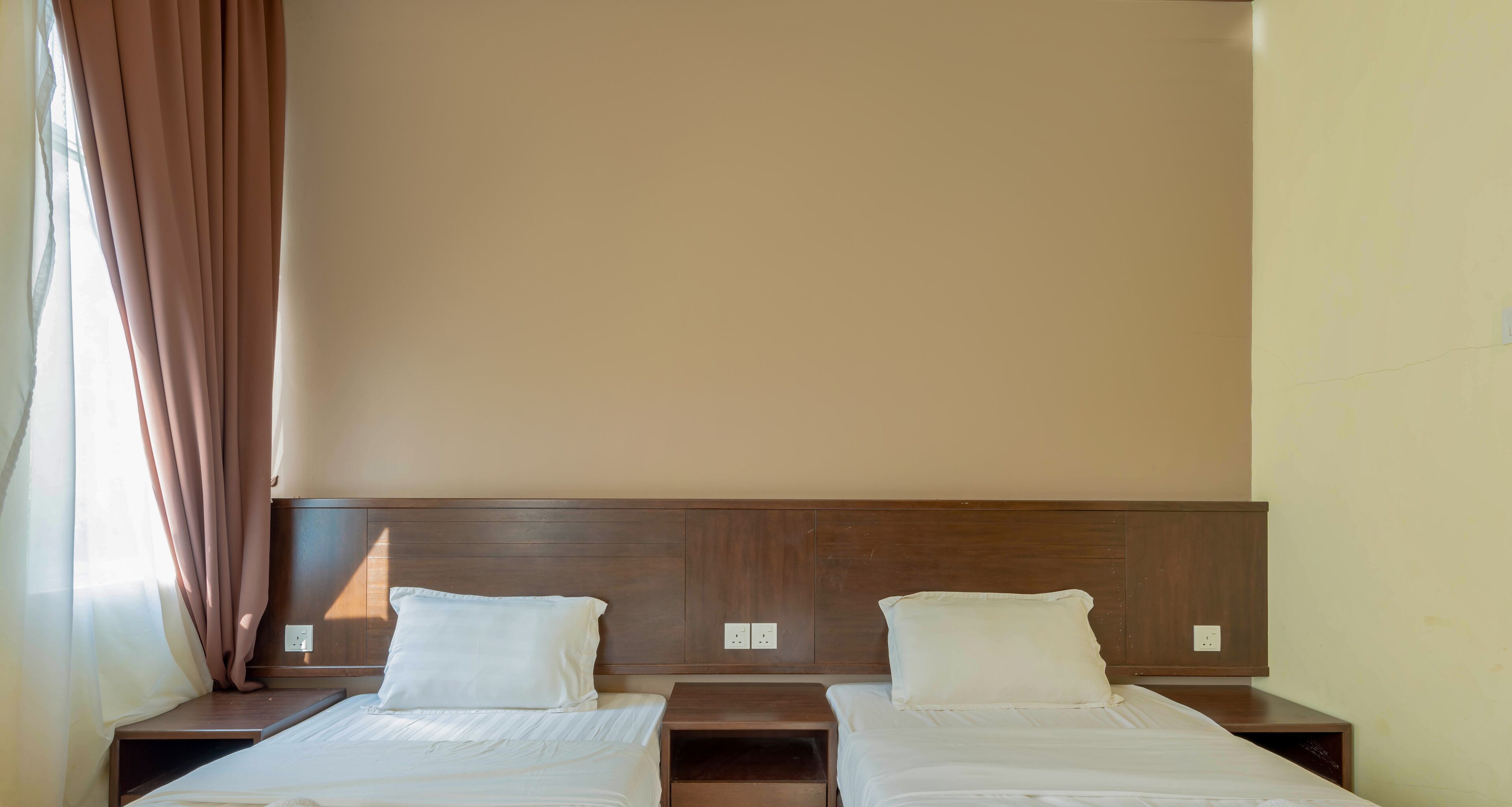 Desk, bed sheets